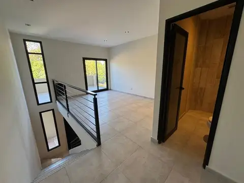 Dúplex con balcon a estrenar en moderno complejo centrico