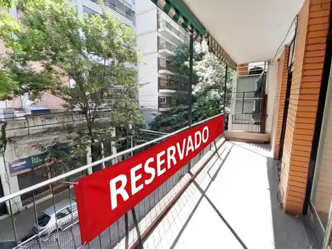 EXCELENTE DEPTO. AL FRENTE-BALCÓN CORRIDO-AMPLIO