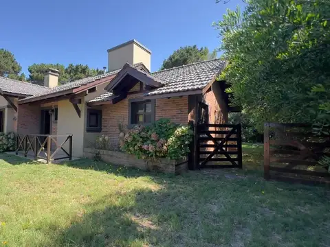 Venta Chalet 3 ambientes Pinamar a 500mt del mar