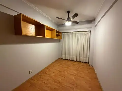 VENTA AMPLIO DEPARTAMENTO 3 DORMITORIOS + 2 PATIOS + COCHERA