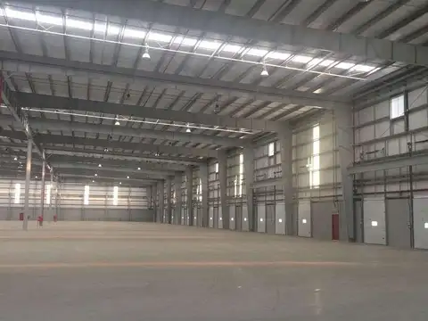 Excelente deposito AAA en alquiler de 30.000 m2 cub en el triangulo San Eduardo-