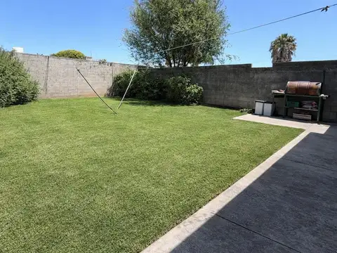 Casa 5 ambientes con 1 baño