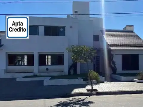 Venta Casa en la mejor ubicacion de Urca 3 Dorm (1 en suite c Jacuzzi) + escritorio + Hab Servicio