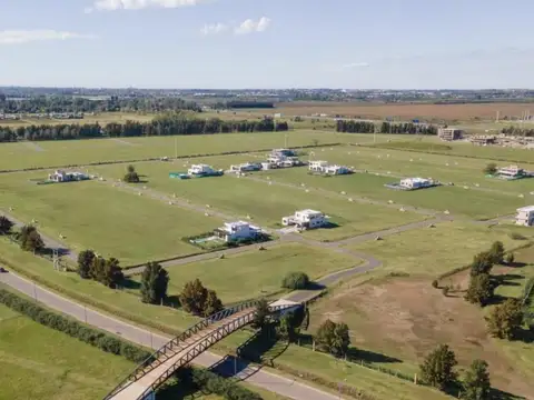 Av. San José de Calasanz  al 9500