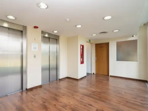 Oficina Monoambiente con 8 baños