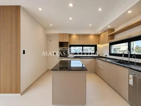Casa en Venta en Moreno, USD 330.000