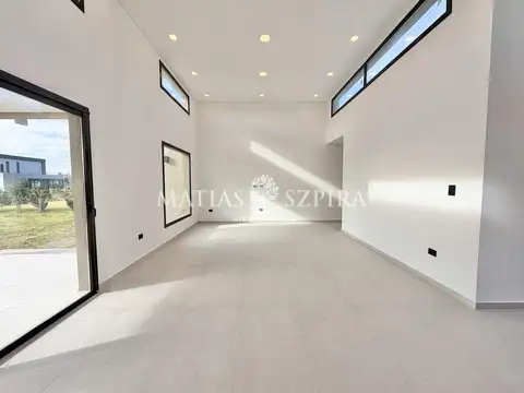 Casa en Venta en Moreno, USD 330.000