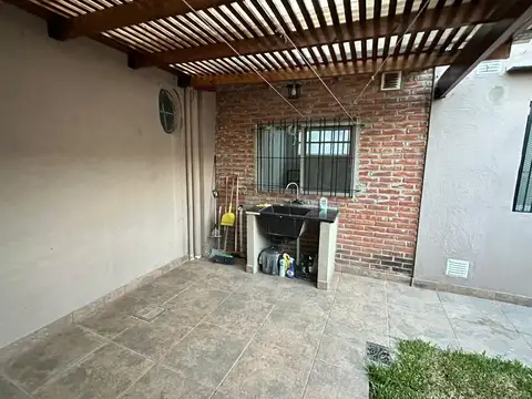 Depto Tipo Casa en Venta en Villa Ballester, USD 67.000
