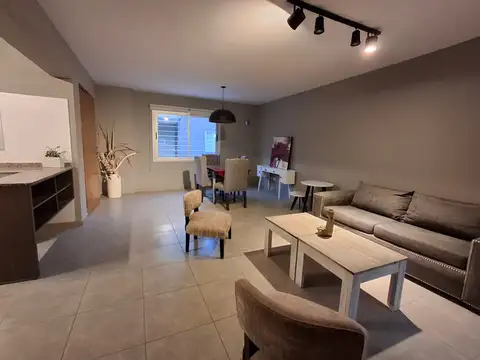 OPENHOUSE vende hermoso y luminoso dúplex tipo casa en Barrio Terruño, Guaymallén, Mendoza.