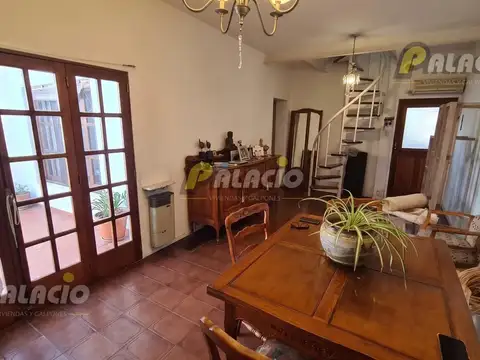 PH 5 Ambientes al fondo, posible Multifamiliar - VENTA