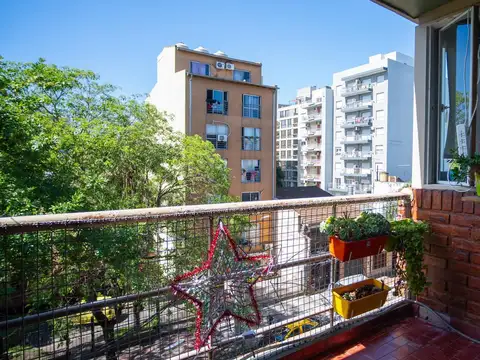 Venta departamento 3 ambientes con balcón y cochera en Morón Sur.