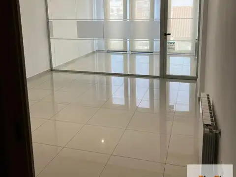 Oficina en Alquiler al Este