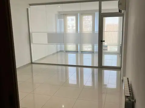 Oficina en Alquiler al Este