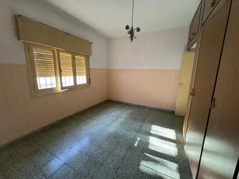 VENTA CASA 2 DORM C/COCHERA , SAN NICOLAS