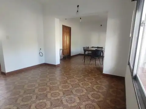 Hermosa casa centrica en Lujan. apto credito