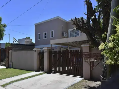 Casa en Venta - 3 Dormitorios 3 Baños - 250m2 - Ezeiza