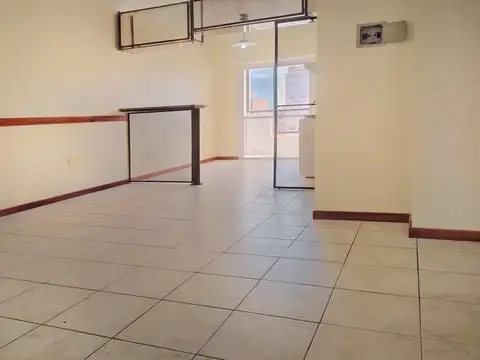Córdoba y Callao: doble balcón con parrillero individual (venta)