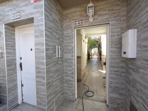 Venta departamento tipo casa PH de 3 ambientes y 2 patios