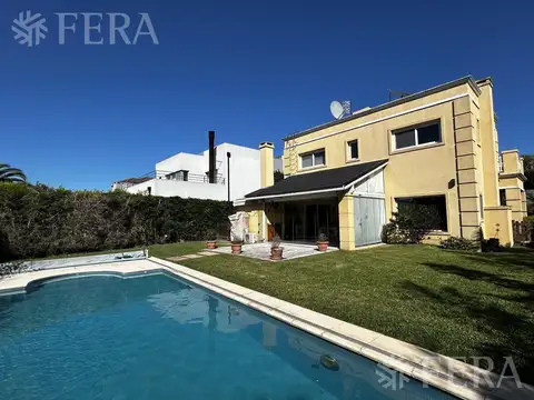 Venta de casa de 4 ambientes con piscina en Nuevo Quilmes- Quilmes