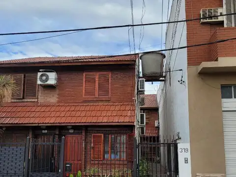 Duplex de tres ambientes con patio