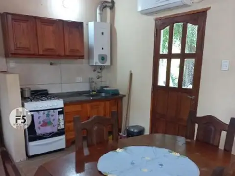 Casa 2 ambientes con 1 baño