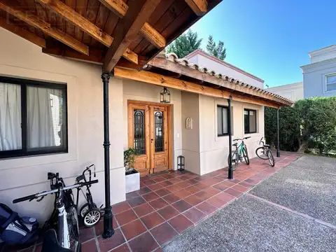 Casa en una planta con piscina Alquiler Primera Quincena de Febrero