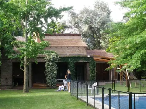 Casa 4 ambientes con 3 baños