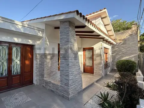 Excelente propiedad en venta sobre importante avenida, pleno centro