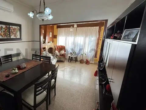 Estrugamou 1300, Piso 0
