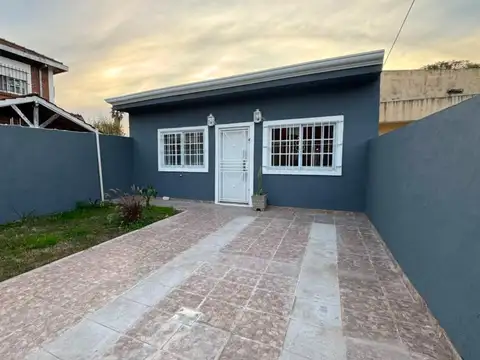 Casa de estilo moderno 2 dormitorios - Excelente ubicación
