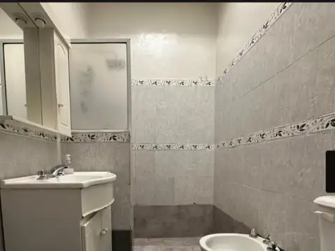 Casa 6 ambientes con 1 baño