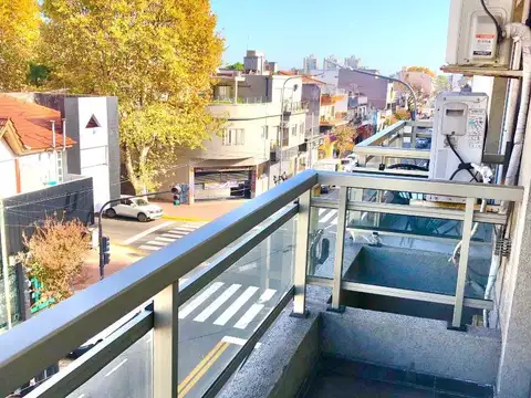 2 amb Moderno a mts Beiro y L de Vega, balcón, vista abierta