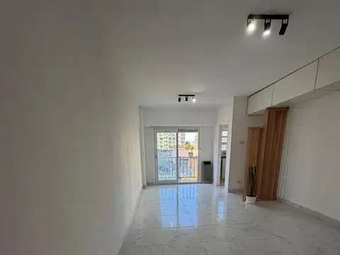 VENTA. DEPARTAMENTO DE 1 AMB RECICLADO AL FRENTE. SAN MARTIN 3200, MAR DEL PLATA