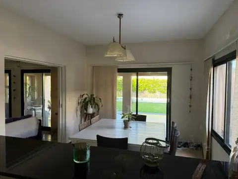 Avenida Bartolomé Mitre 700