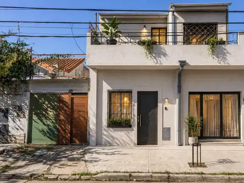 Casa en Venta, Multifamiliar y Local Comercial