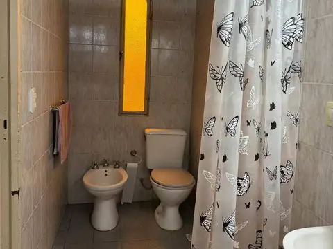 Depto Tipo Casa en Alquiler en Lanus, $ 650.000