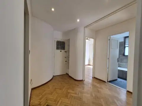 Tucuman  esq. Pte Roca - 1 Piso A