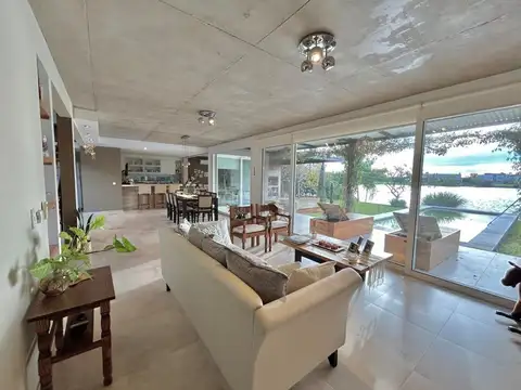 CASA VENTA EL CANTON ESCOBAR 5 AMB LAGUNA PILETA