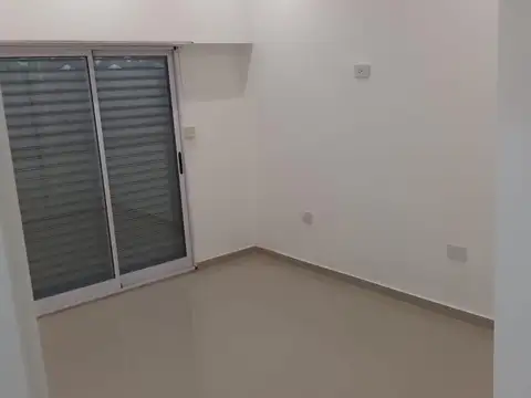Depto Tipo Casa en Alquiler de 3 ambientes