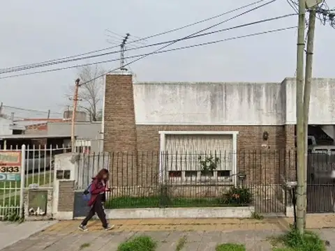 CASA 4 AMBIENTES VENTA EZEIZA  PATIO APTO CREDITO