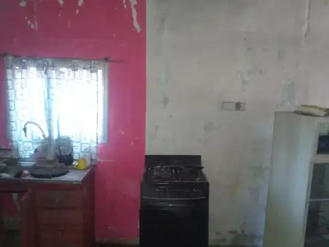 Casa sobre barrio Los Álamos