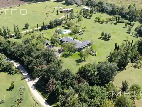 Casa en Venta 8 ambientes en Barrio Privado Loma Escondida, Open Door