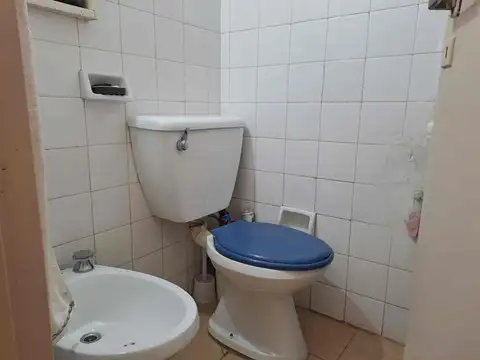 VENTA MONOAMBIENTE RETIRO MUY LUMINOSO