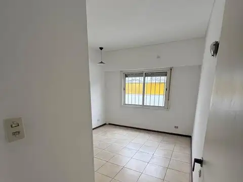 Leandro N Alem 1800, Piso 1