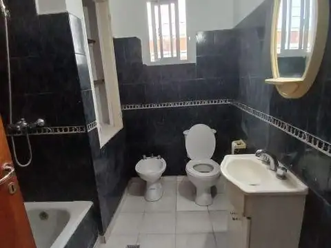 Depto Tipo Casa en Alquiler de 2 dormitorios