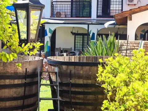 Casa 8 ambientes con 5 baños