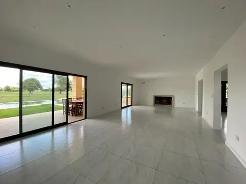Casa 5 ambientes con 5 baños