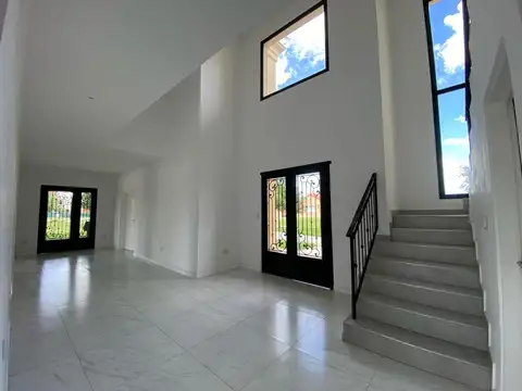 Casa en Alquiler en Haras Santa María, USD 2.200