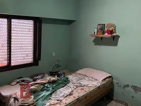 ¡VENDE! Casa en calle Av. 19 e/ 521 y 522 - A RECICLAR