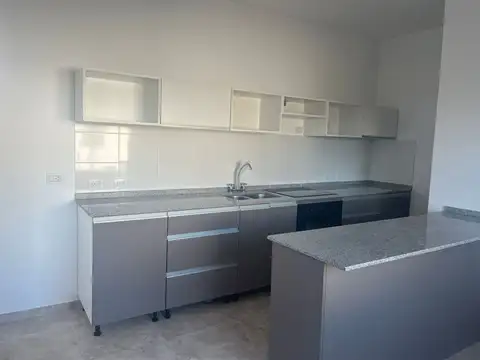 Departamento en Alquiler con 1 cocheras